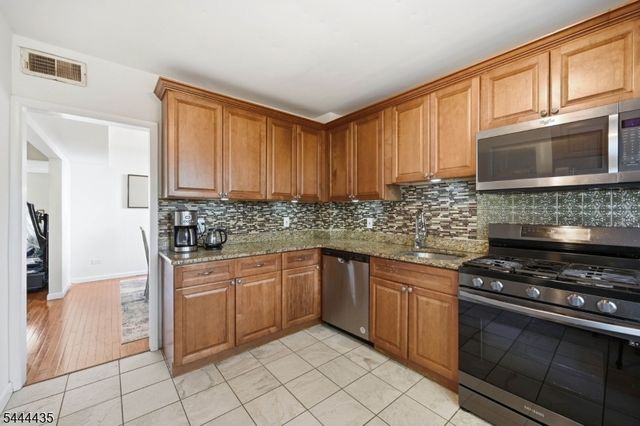 120 E Johnson Ave, Bergenfield Boro, NJ 07621