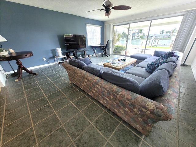 137 MIDWAY ISLAND, Clearwater, FL 33767