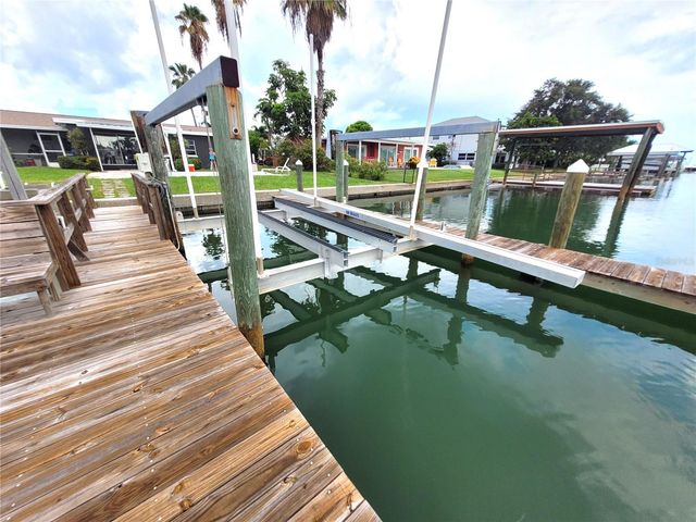137 MIDWAY ISLAND, Clearwater, FL 33767