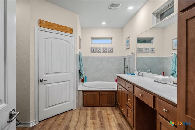 805 Willow Creek Circle, San Marcos, TX 78666