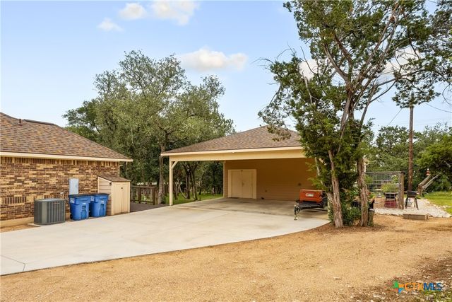 805 Willow Creek Circle, San Marcos, TX 78666