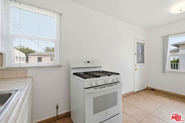 4186 Leimert Boulevard, Los Angeles, CA 90008