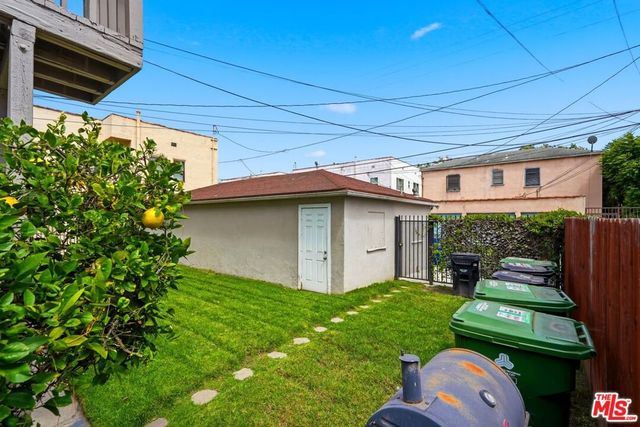 4186 Leimert Boulevard, Los Angeles, CA 90008