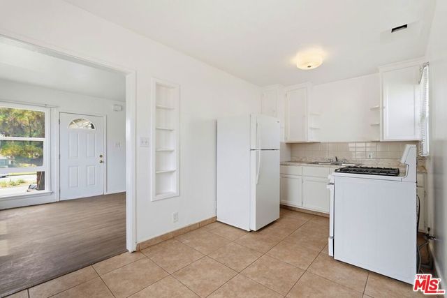 4186 Leimert Boulevard, Los Angeles, CA 90008