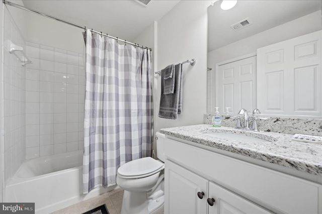 109 SHALLOW CREEK DR, Ranson, WV 25438