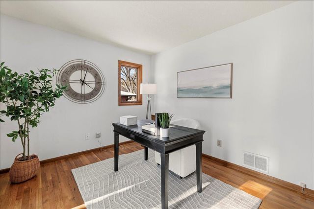 2640 Queensland Lane N, Plymouth, MN 55447