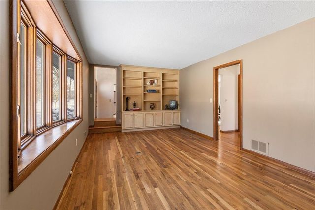 2640 Queensland Lane N, Plymouth, MN 55447