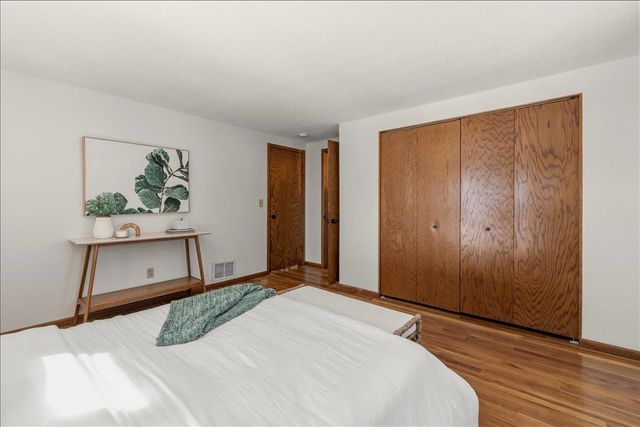 2640 Queensland Lane N, Plymouth, MN 55447