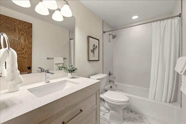 2640 Queensland Lane N, Plymouth, MN 55447