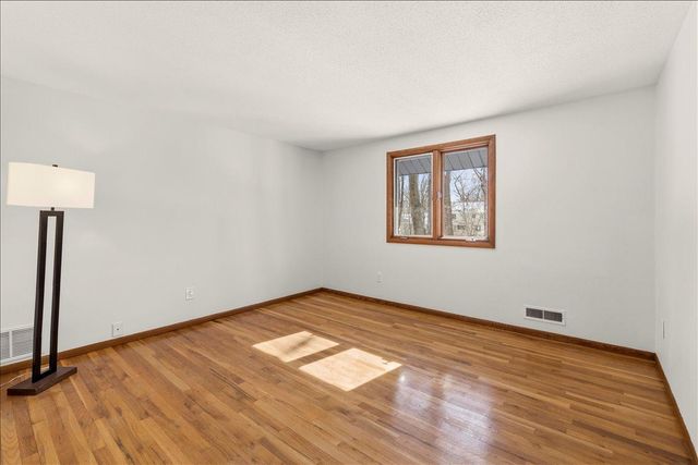 2640 Queensland Lane N, Plymouth, MN 55447