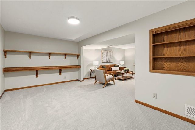 2640 Queensland Lane N, Plymouth, MN 55447