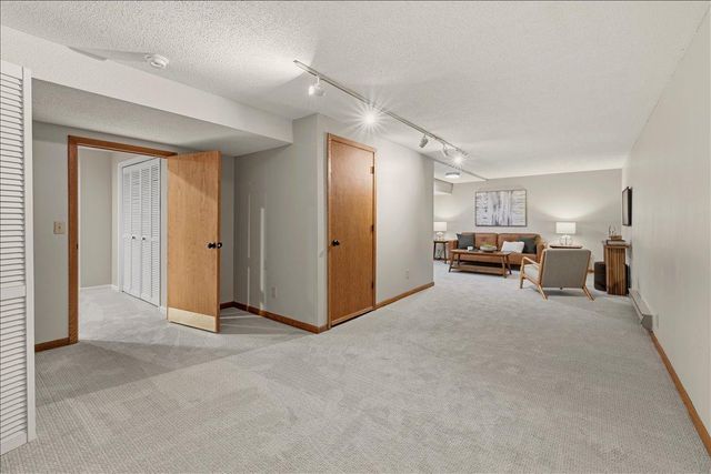 2640 Queensland Lane N, Plymouth, MN 55447