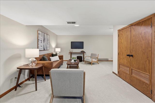 2640 Queensland Lane N, Plymouth, MN 55447