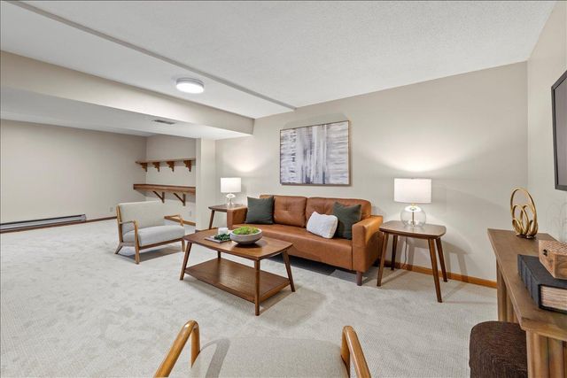 2640 Queensland Lane N, Plymouth, MN 55447