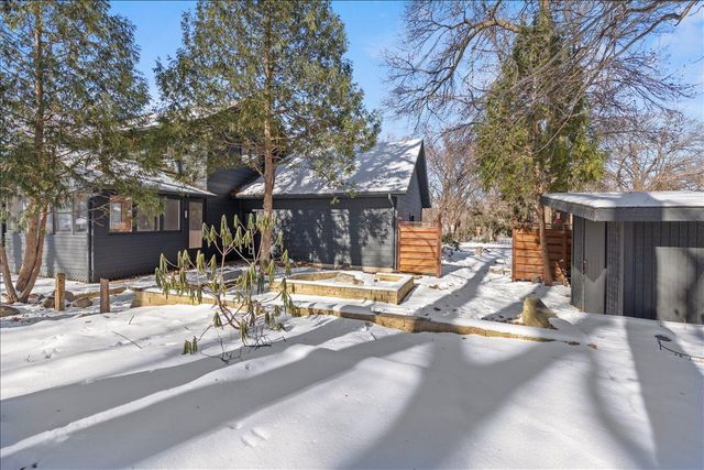 2640 Queensland Lane N, Plymouth, MN 55447