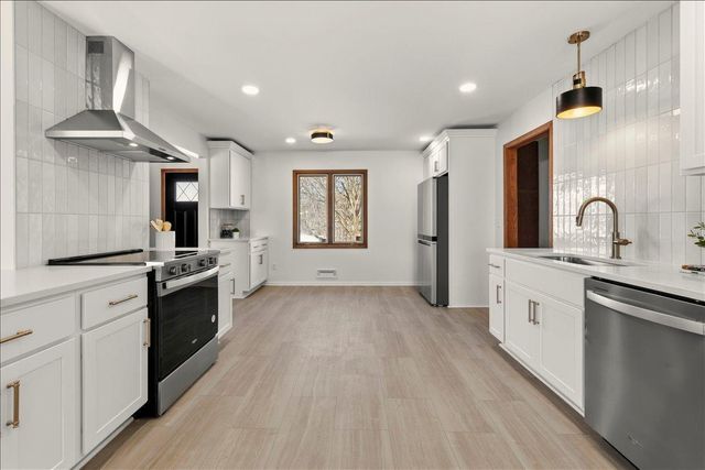 2640 Queensland Lane N, Plymouth, MN 55447