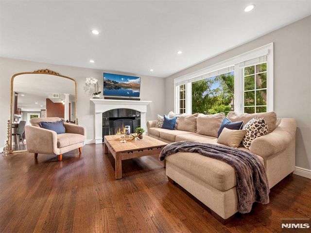 47 W Saddle River Road, Waldwick, NJ 07463
