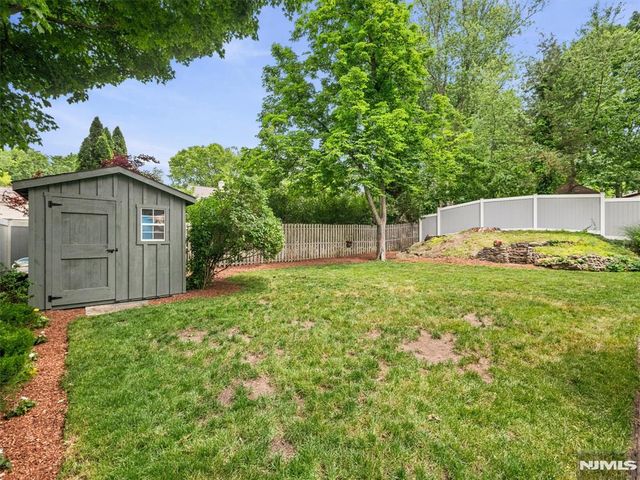 47 W Saddle River Road, Waldwick, NJ 07463