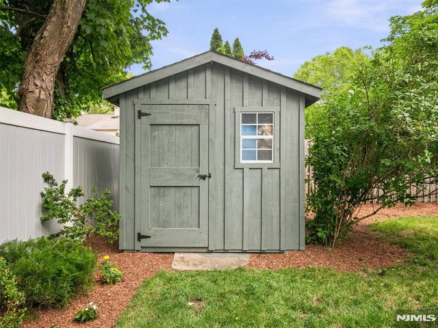 47 W Saddle River Road, Waldwick, NJ 07463