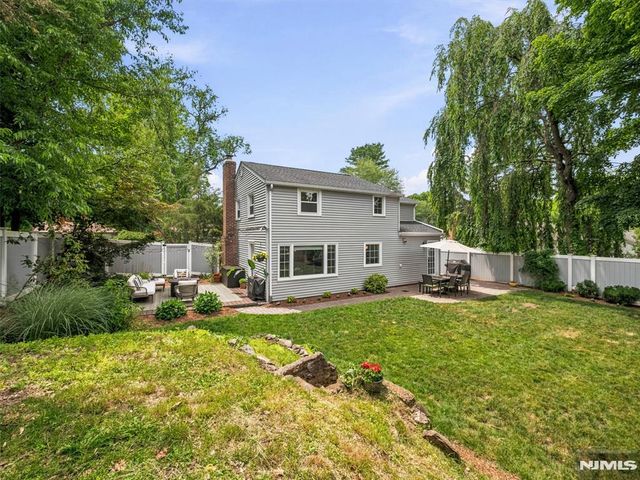 47 W Saddle River Road, Waldwick, NJ 07463