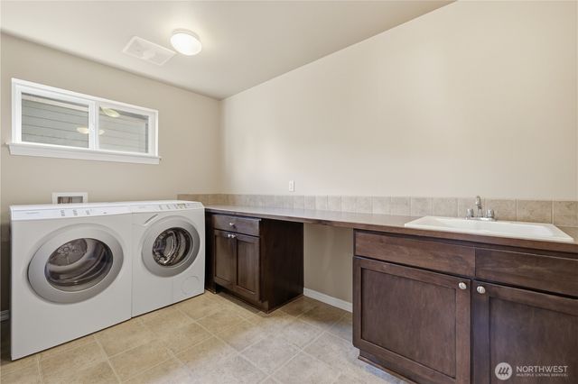 6929 Pinehurst Avenue SE, Snoqualmie, WA 98065