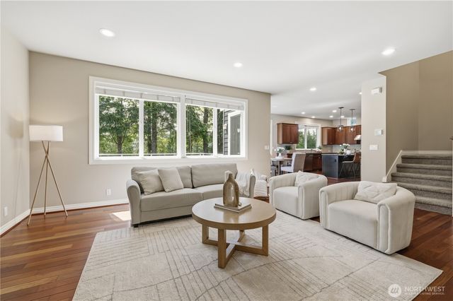 6929 Pinehurst Avenue SE, Snoqualmie, WA 98065