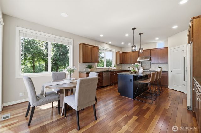 6929 Pinehurst Avenue SE, Snoqualmie, WA 98065