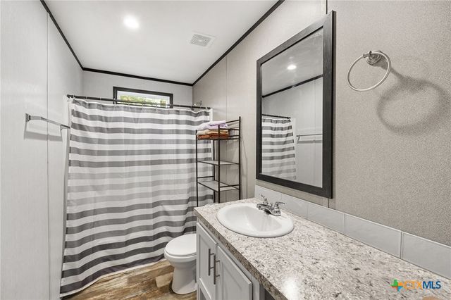 592 Oaklawn Drive, Rockdale, TX 76567