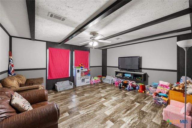 592 Oaklawn Drive, Rockdale, TX 76567