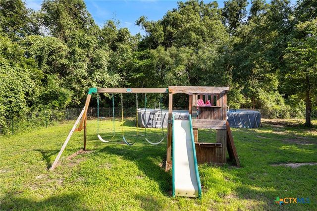 592 Oaklawn Drive, Rockdale, TX 76567
