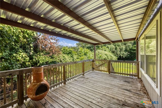 592 Oaklawn Drive, Rockdale, TX 76567