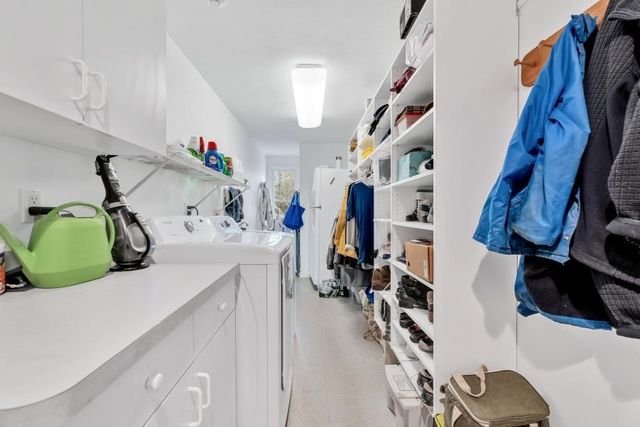 35 Punkhorn Point Rd, Mashpee, MA 02649