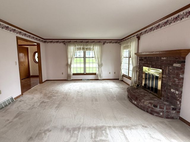 4602 PINEVIEW Court, Erie, PA 16505