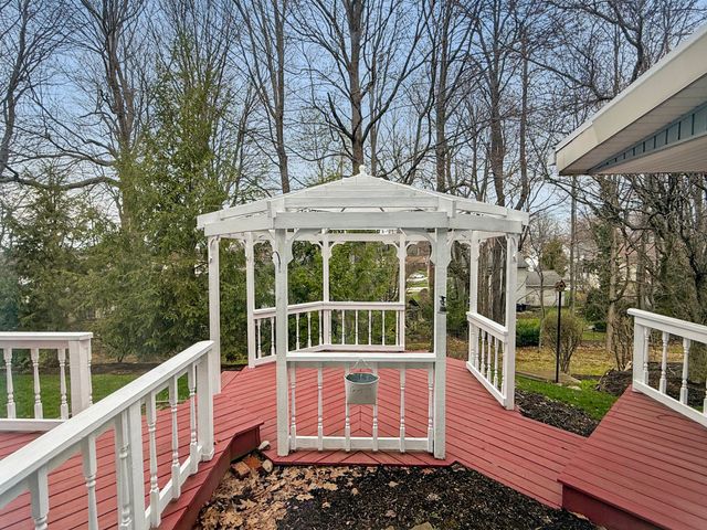 4602 PINEVIEW Court, Erie, PA 16505