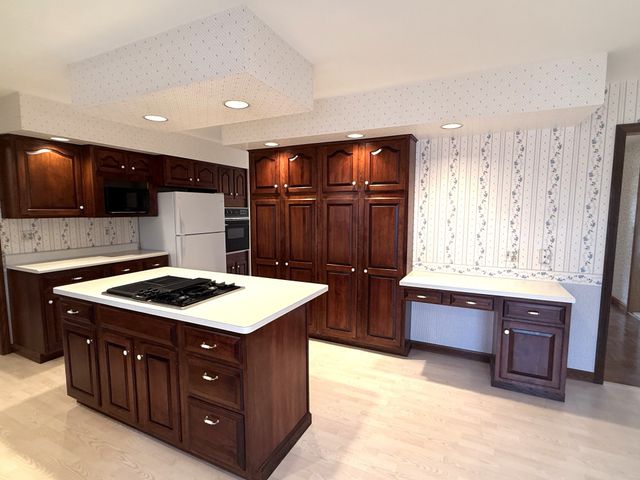 4602 PINEVIEW Court, Erie, PA 16505