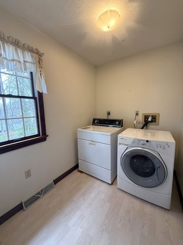 4602 PINEVIEW Court, Erie, PA 16505