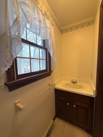 4602 PINEVIEW Court, Erie, PA 16505