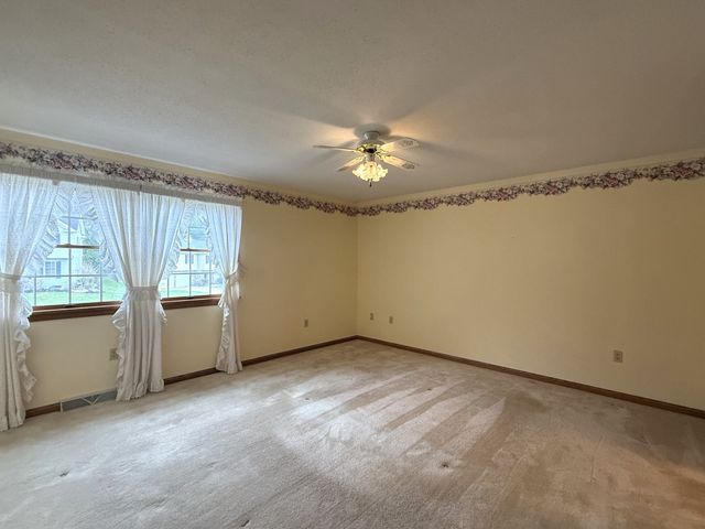 4602 PINEVIEW Court, Erie, PA 16505