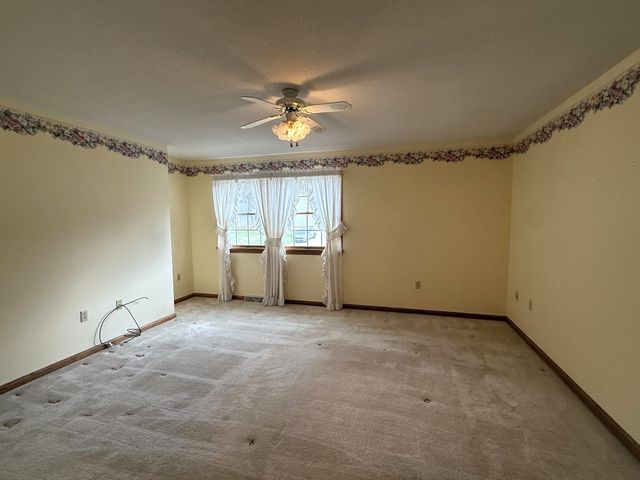 4602 PINEVIEW Court, Erie, PA 16505