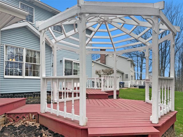 4602 PINEVIEW Court, Erie, PA 16505