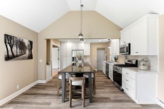 1922 Oakland Road, Minnetonka, MN 55305