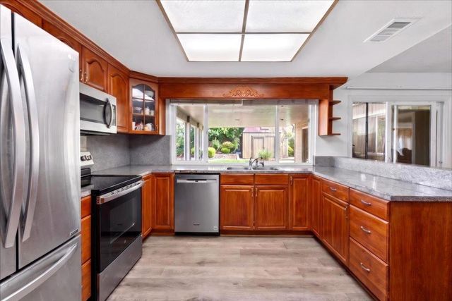 8277 Southfields Cir, Sacramento, CA 95828