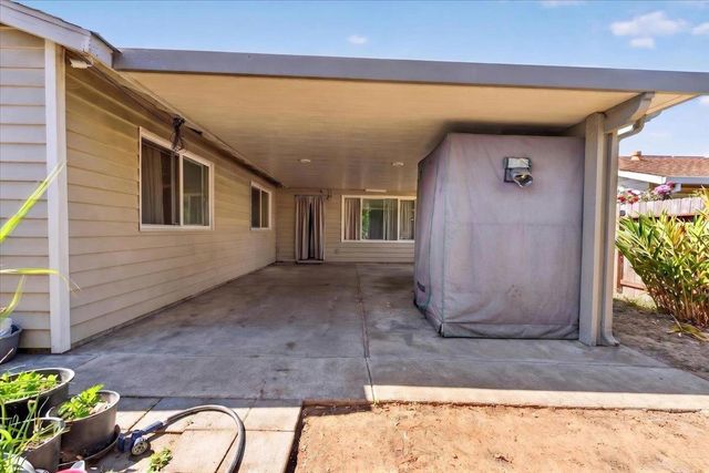 8277 Southfields Cir, Sacramento, CA 95828