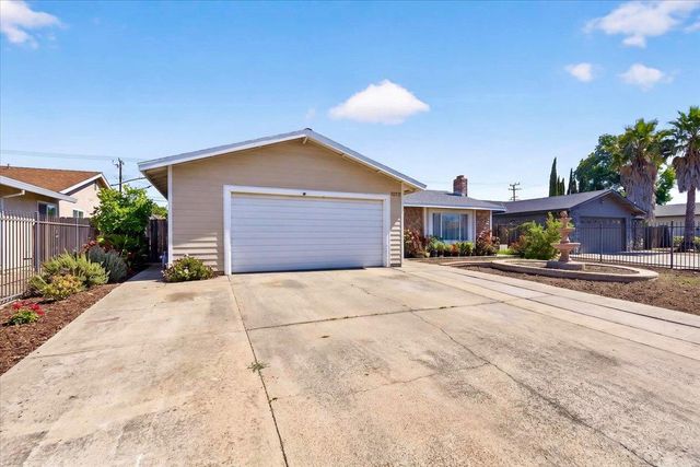 8277 Southfields Cir, Sacramento, CA 95828