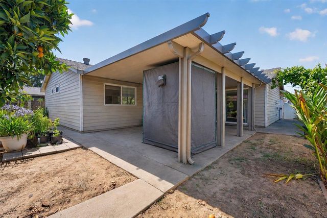 8277 Southfields Cir, Sacramento, CA 95828