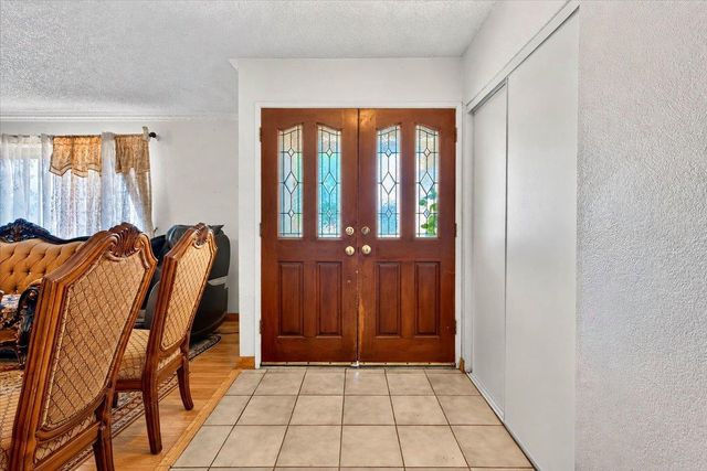 8277 Southfields Cir, Sacramento, CA 95828
