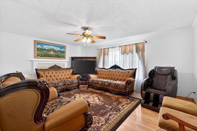 8277 Southfields Cir, Sacramento, CA 95828