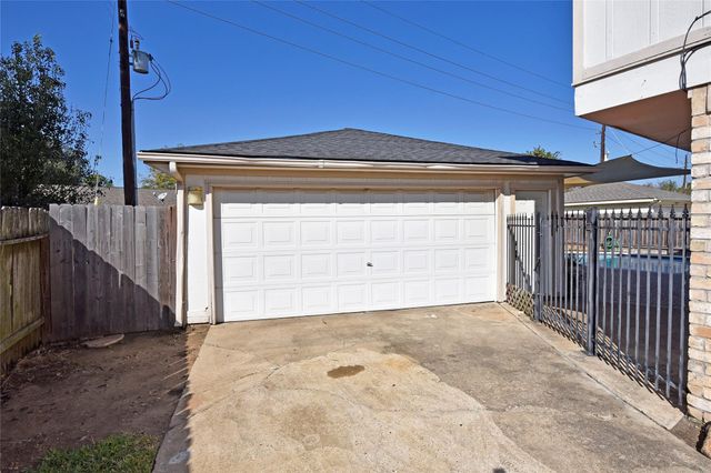 2730 Colony Drive, Sugar Land, TX 77479