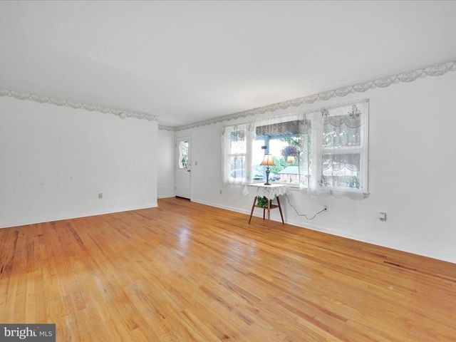 369 GOLF RD, Myerstown, PA 17067