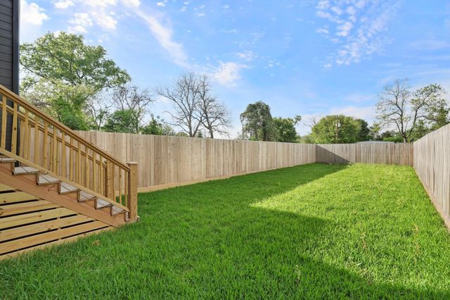 764 Dillard Street A, Houston, TX 77091